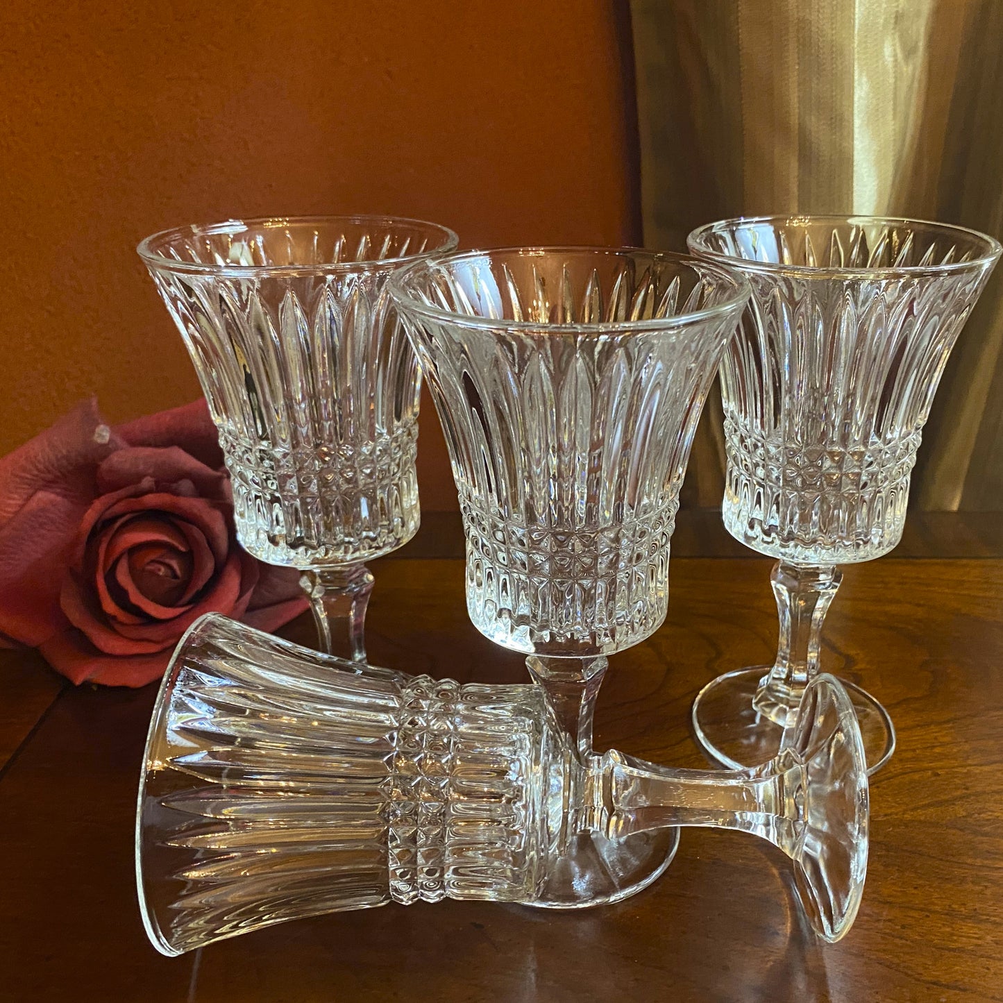 Ribbed cut crystal champagne flute